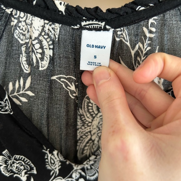 Old Navy Black and White Floral Long Sleeve Dress - Picture 2 of 5